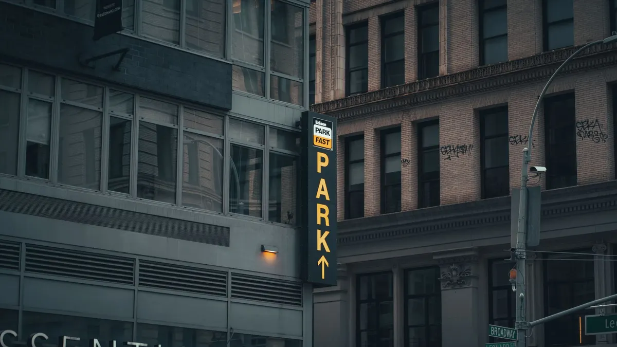 A street parking sign